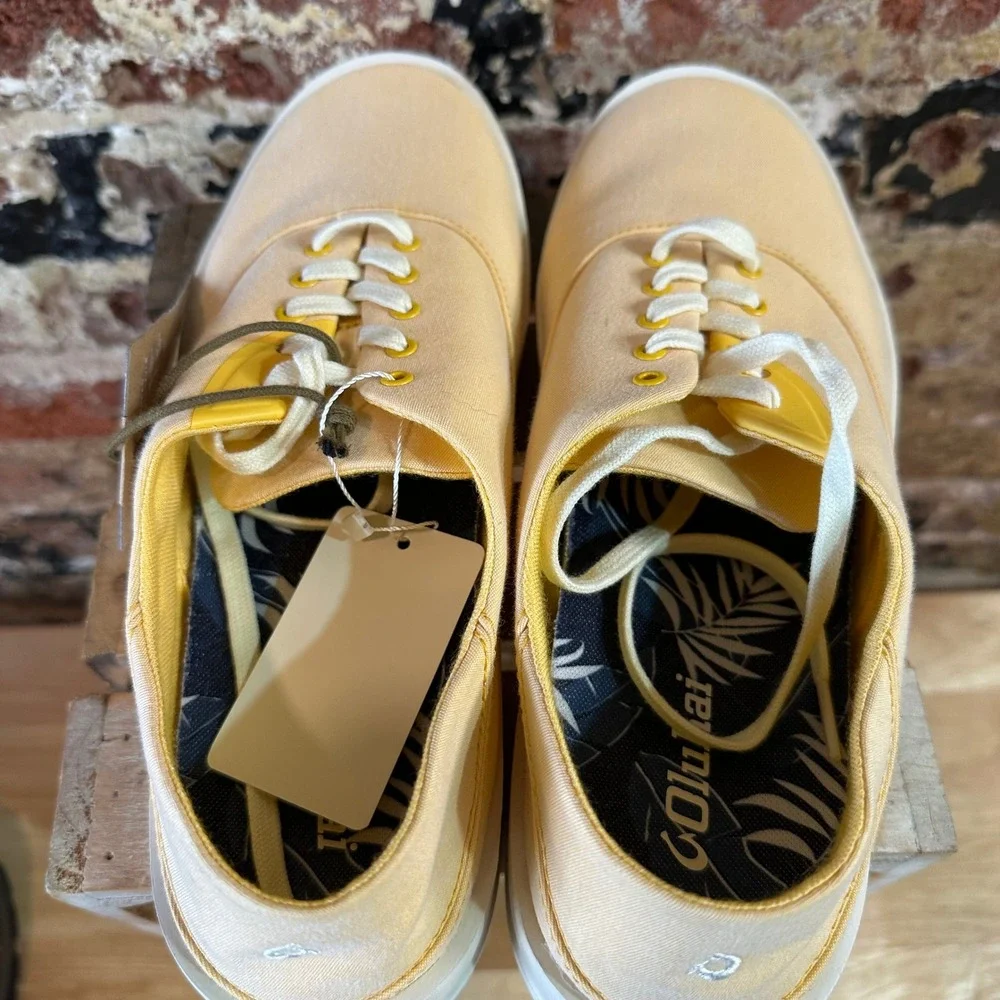 OLUKAI Tradewinds Mens 10 Yellow Solar Glow shoes slip on casual NEW